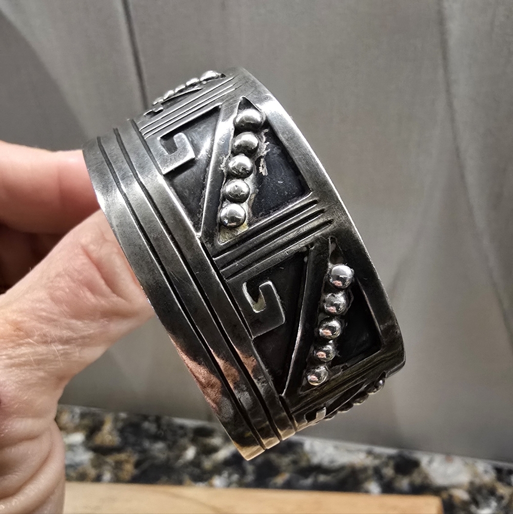 VINTAGE TAXCO Sterling Silver CUFF BRACELET, 44 GRAMS - Picture 4 of 14